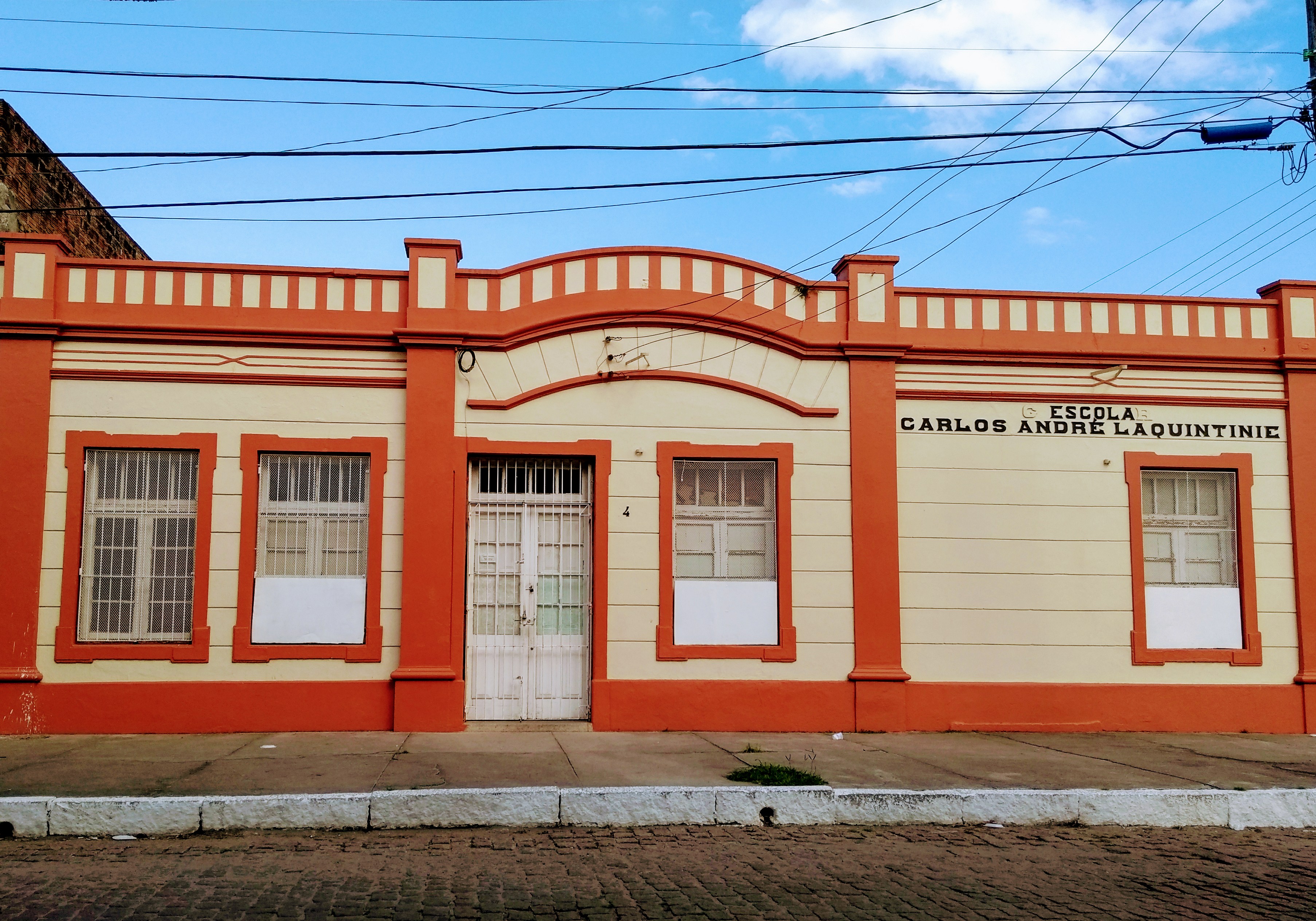 Foto da E.M.E.F. Carlos Laquintinie